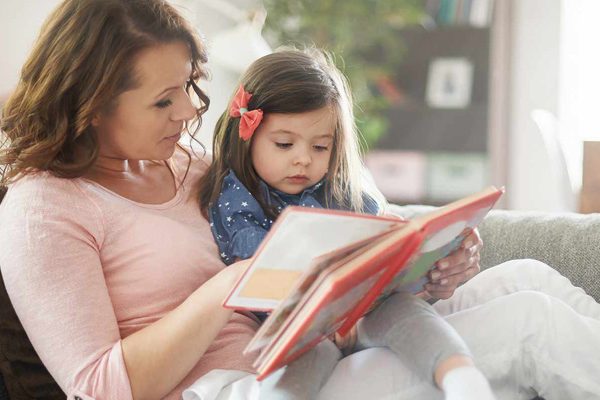 داستان‌خوانی و نمایش‌نامه‌خوانی برای کودکان